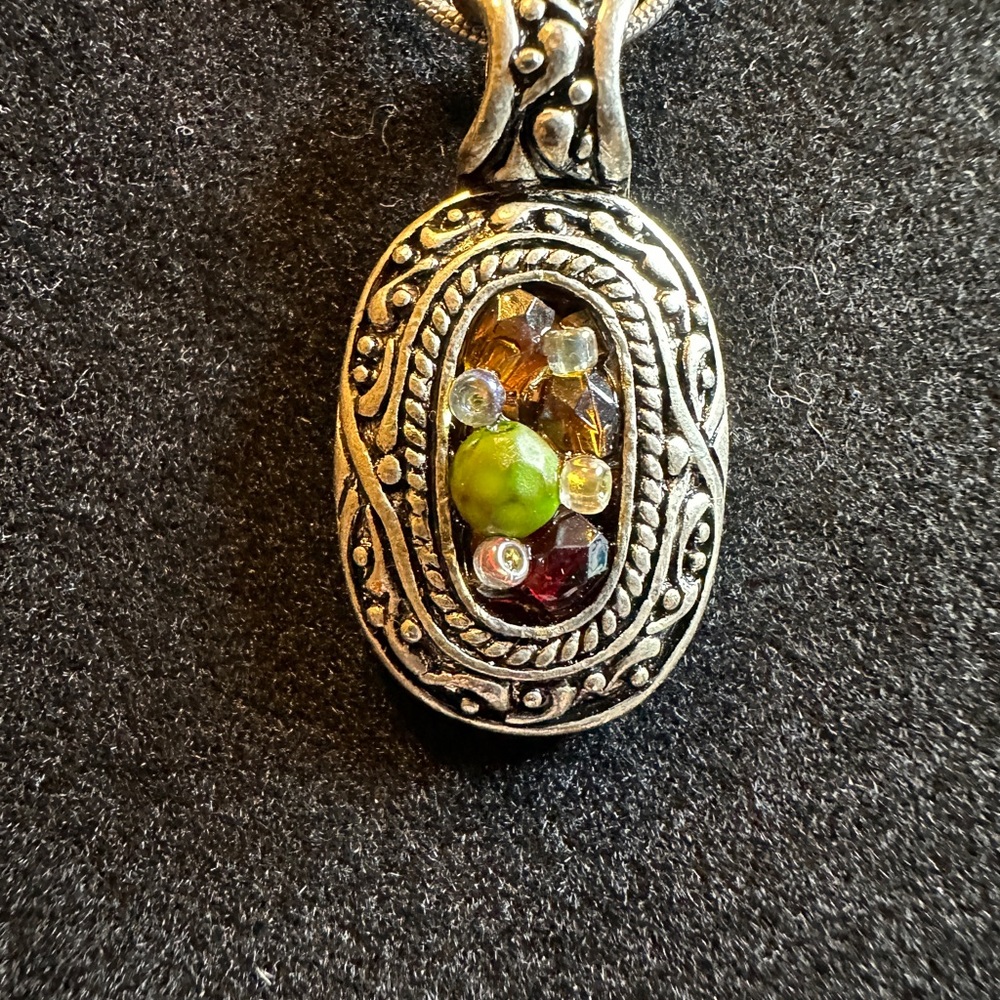 Elegant Silver Pendant and earring set Multicolor